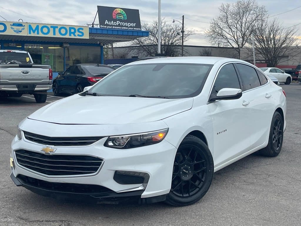 2017 Chevrolet Malibu LT - Photo 1