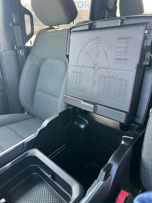 2019 RAM 1500 Laramie - Thumbnail 3