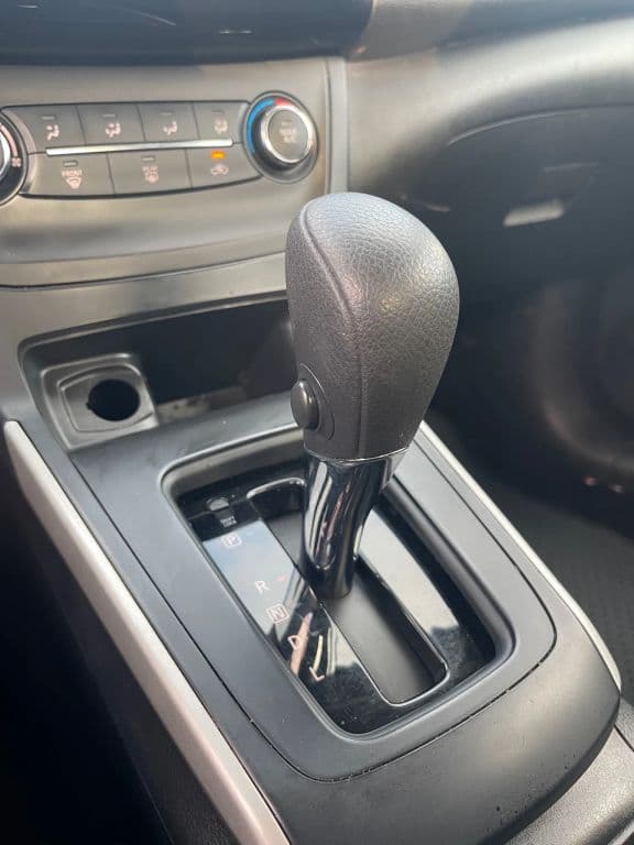 2019 Nissan Sentra S - Thumbnail 3