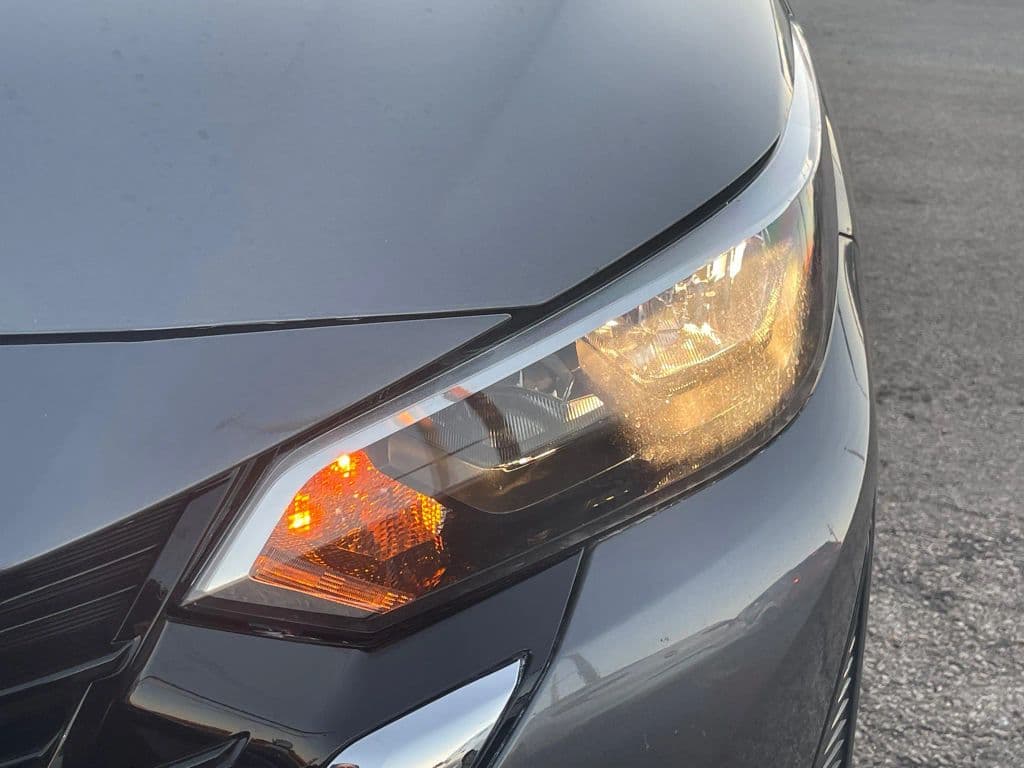 2025 Nissan Sentra SV - Thumbnail 2