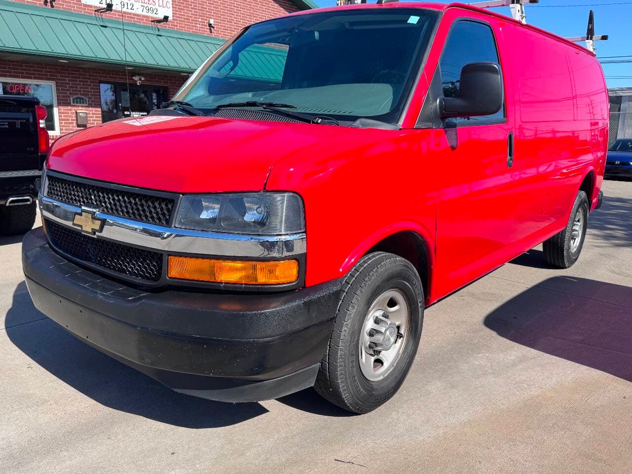 2021 Chevrolet Express 2500 - Photo 1
